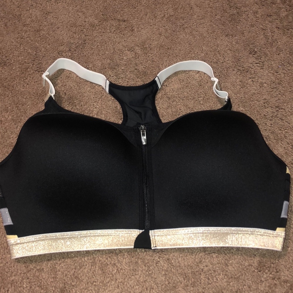 Brand new VS spirts bra